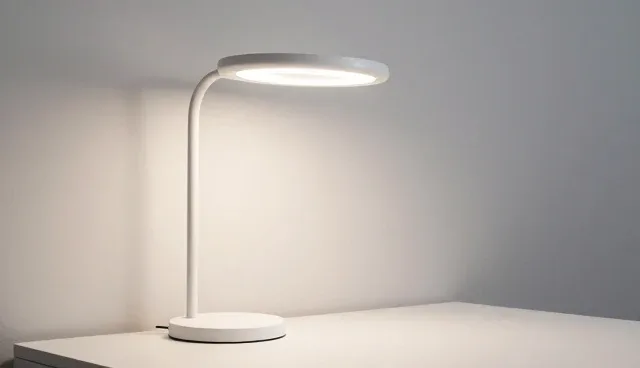 智能办公台灯：选品策略中的使用与维护建议